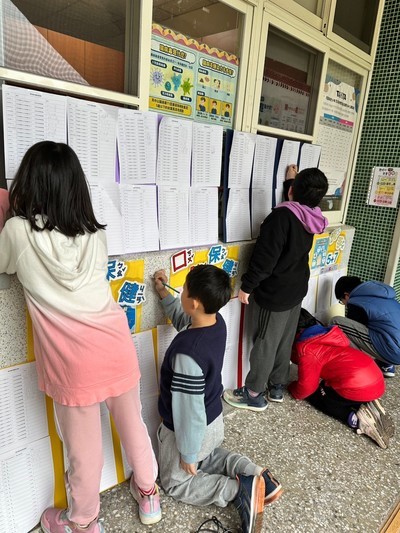 學生每天運動過後會記錄自己運動的成果圖片